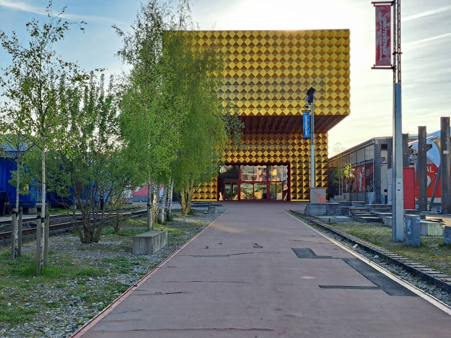 Main camera 2x (digital zoom)