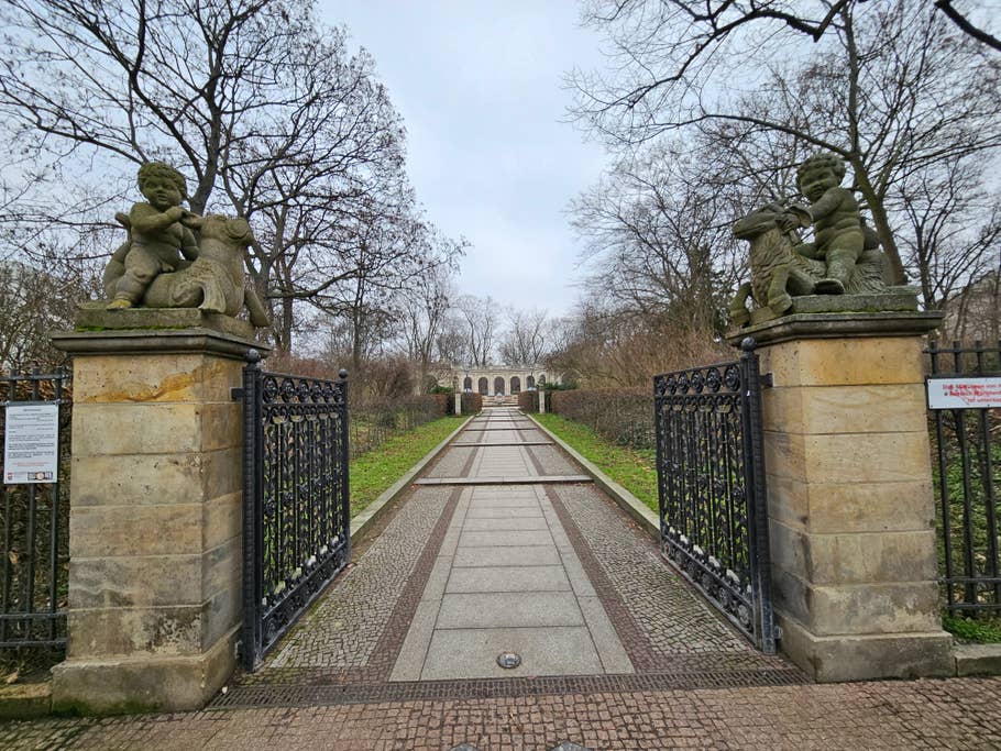 Samsung Galaxy S23 photo gallery