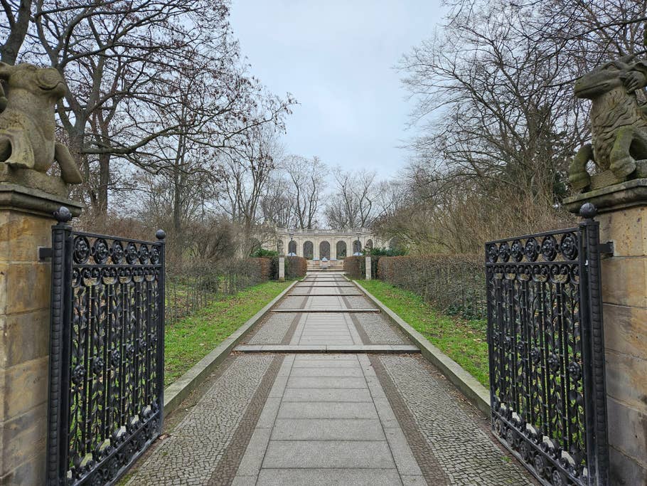 Samsung Galaxy S23 photo gallery