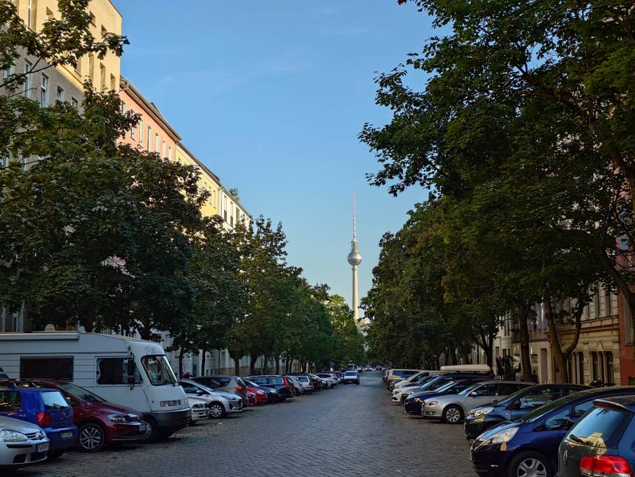 Main camera (2x sensor zoom)