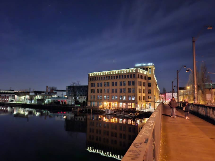 Samsung Galaxy A55: Main camera - Night mode on