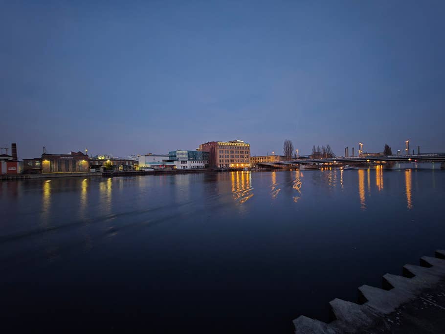 Samsung Galaxy S25 Ultra: Ultra-wide-angle camera (0.6x)