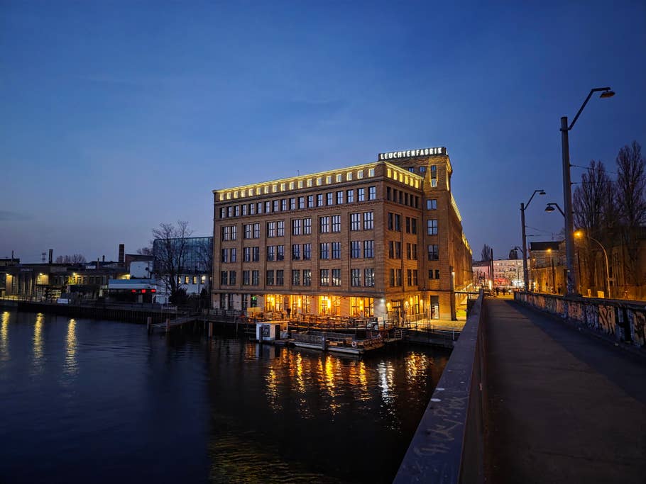 Samsung Galaxy S25 Ultra: Main camera - Night mode on