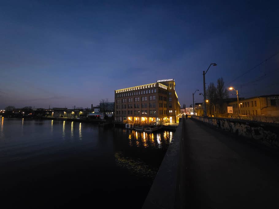 Samsung Galaxy S25 Ultra: Ultra-wide-angle camera (0.6x)