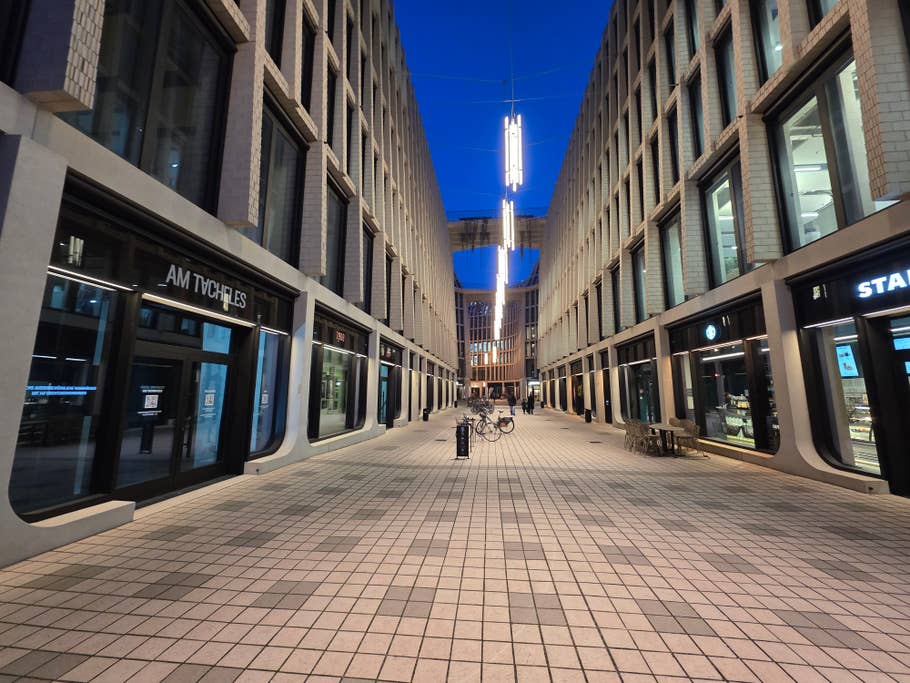 Samsung Galaxy S25 Ultra: Ultra-wide-angle camera (0.6x)