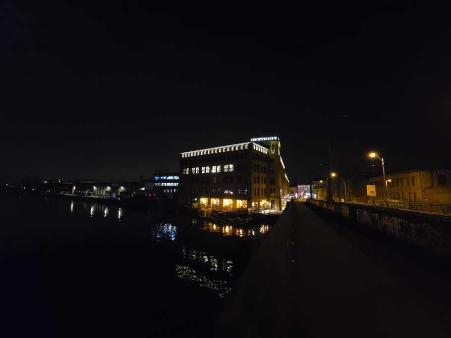 Samsung Galaxy S25+: Ultra-wide-angle camera (0.6x)