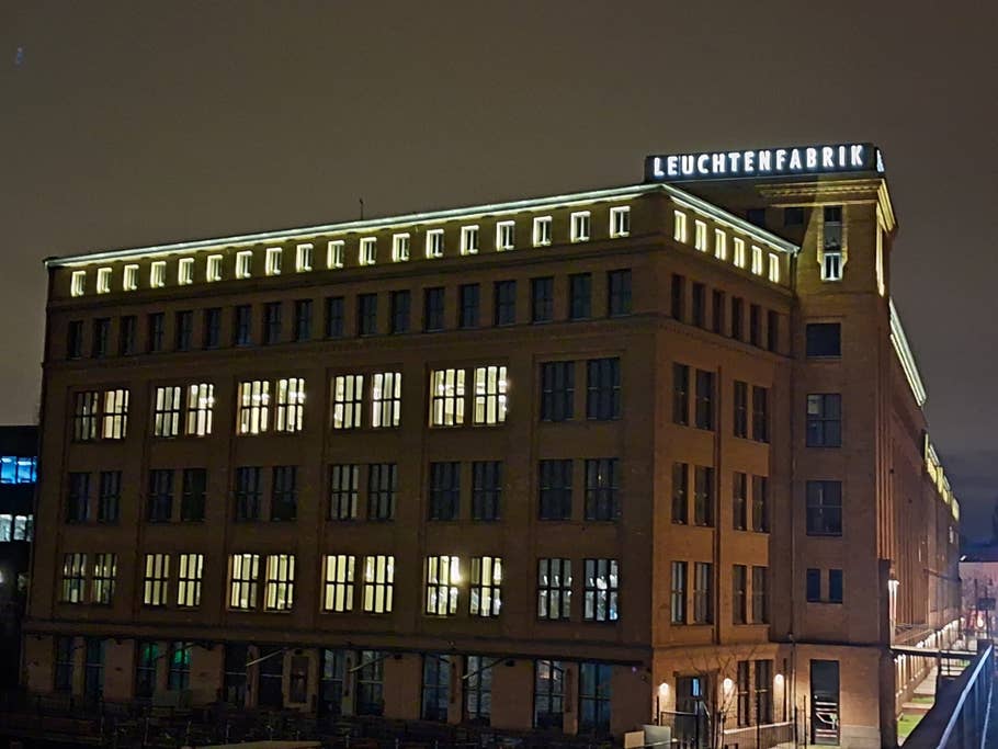 Samsung Galaxy A26: Main camera (2x digital zoom) - Night mode on