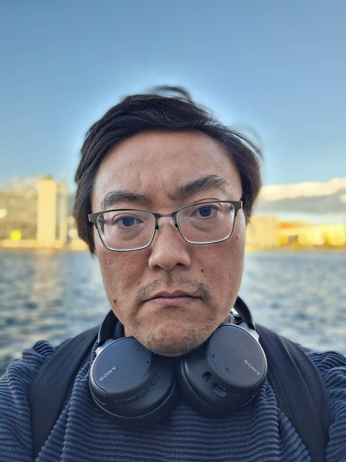 Samsung Galaxy A26: Ultra-wide angle selfie - Portrait mode on