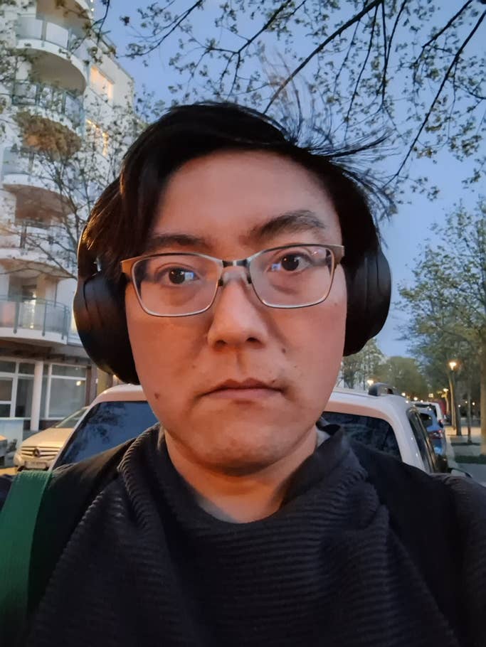 Samsung Galaxy A26: Ultra-wide angle selfie - Night mode on