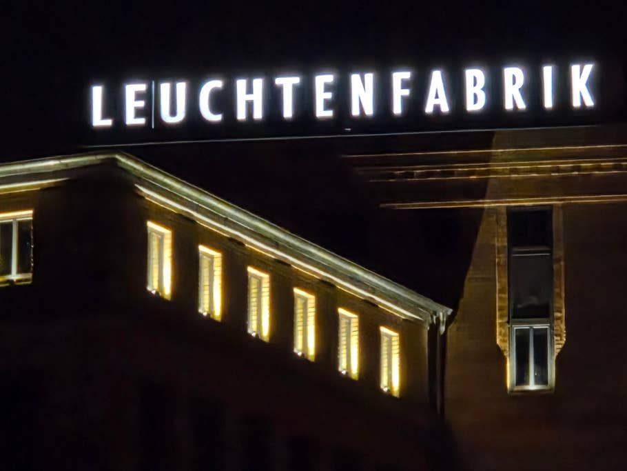 Samsung Galaxy Z fold 7: Telephoto camera (10x digital zoom)