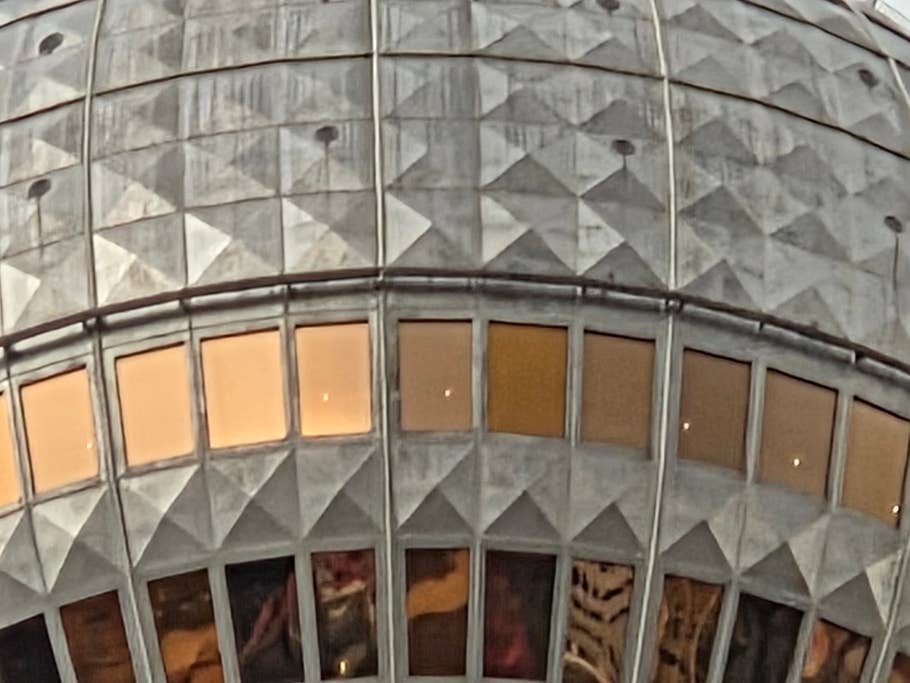 Samsung Galaxy Z fold 7: Telephoto camera (30x digital zoom)