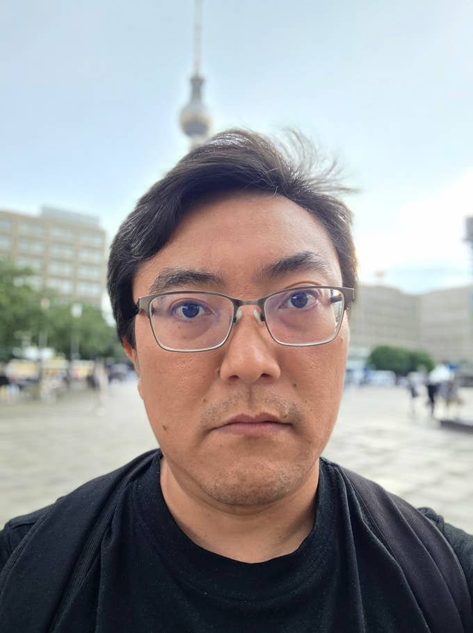 Samsung Galaxy Z fold 7: Internal selfie camera - Portrait mode on