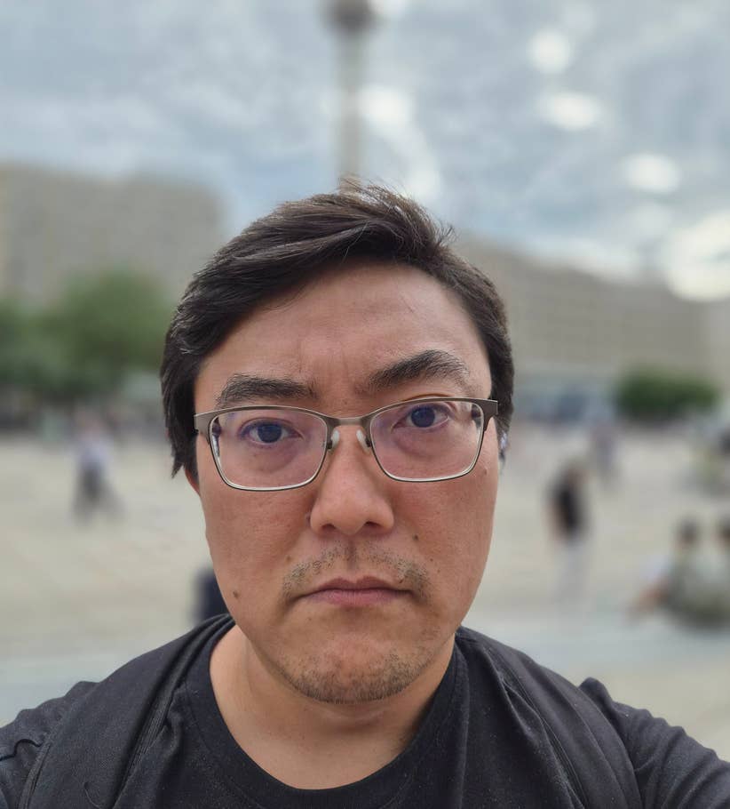 Samsung Galaxy Z Flip 7: Selfie - Portrait mode on