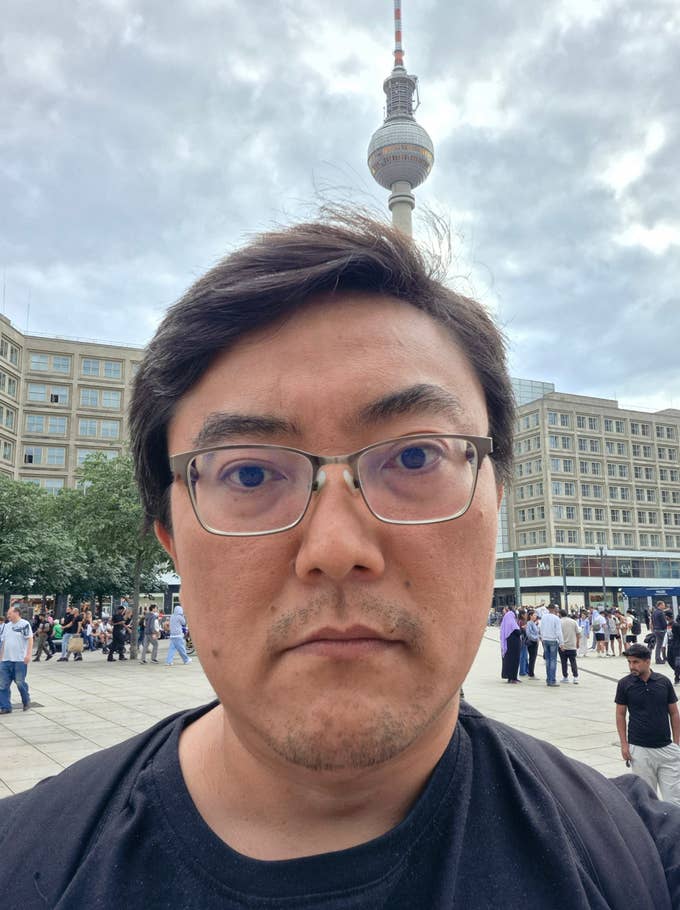 Samsung Galaxy Z Flip 7: Main-camera selfie