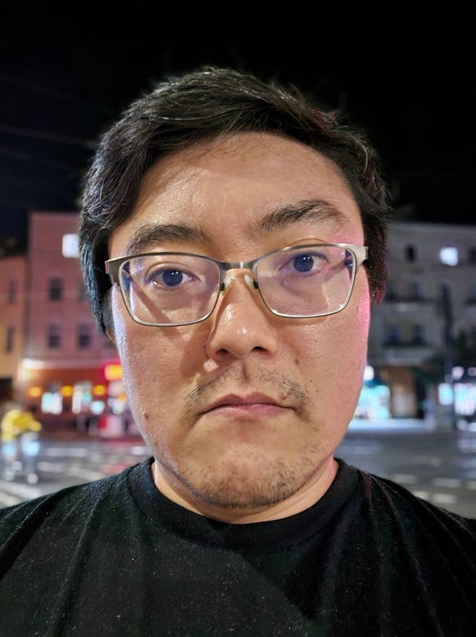 Samsung Galaxy Z Flip 7: Selfie - Portrait mode on