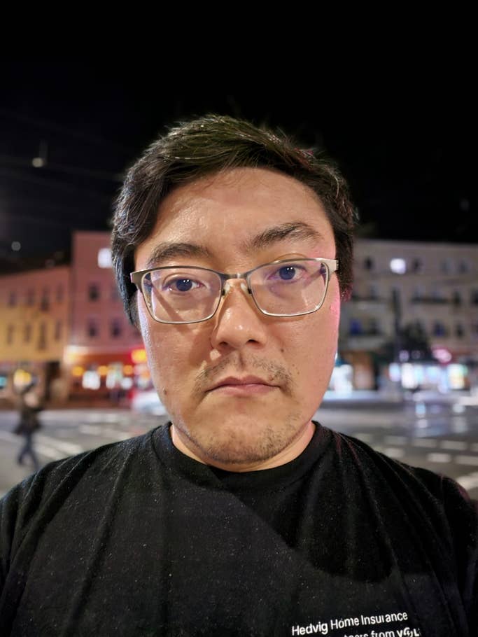 Samsung Galaxy Z Flip 7: Ultra-wide angle selfie - Portrait mode on