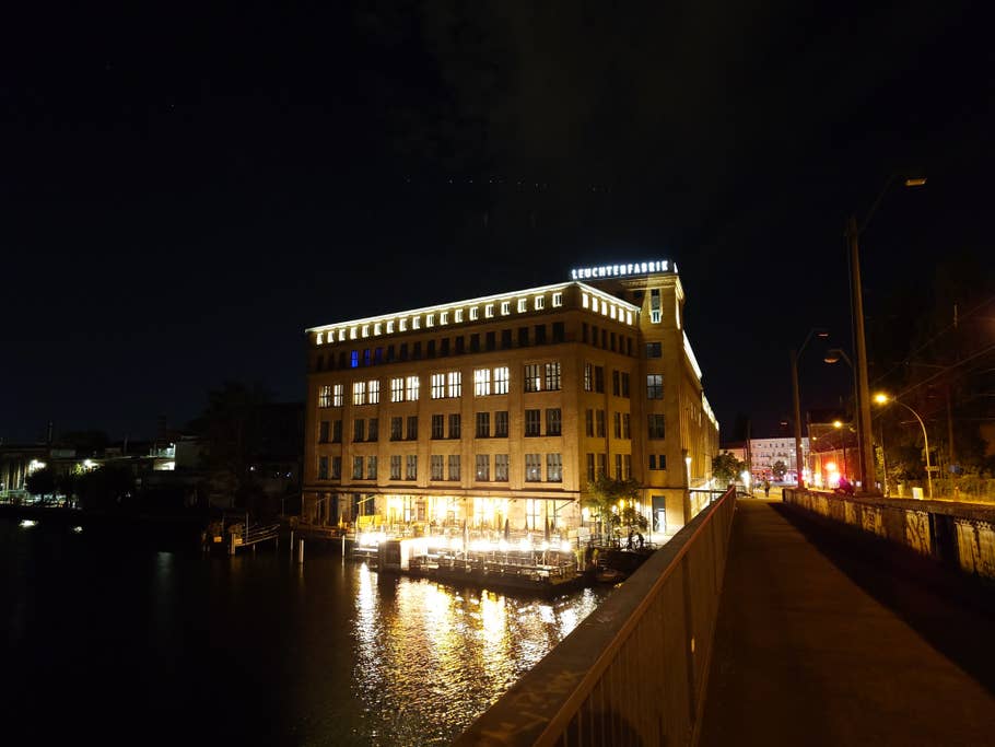 Sony Xperia 1 VII: Main camera - Night mode on