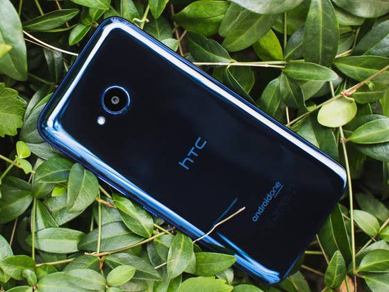 HTC U11 Life review: basically a low-cost Pixel 2