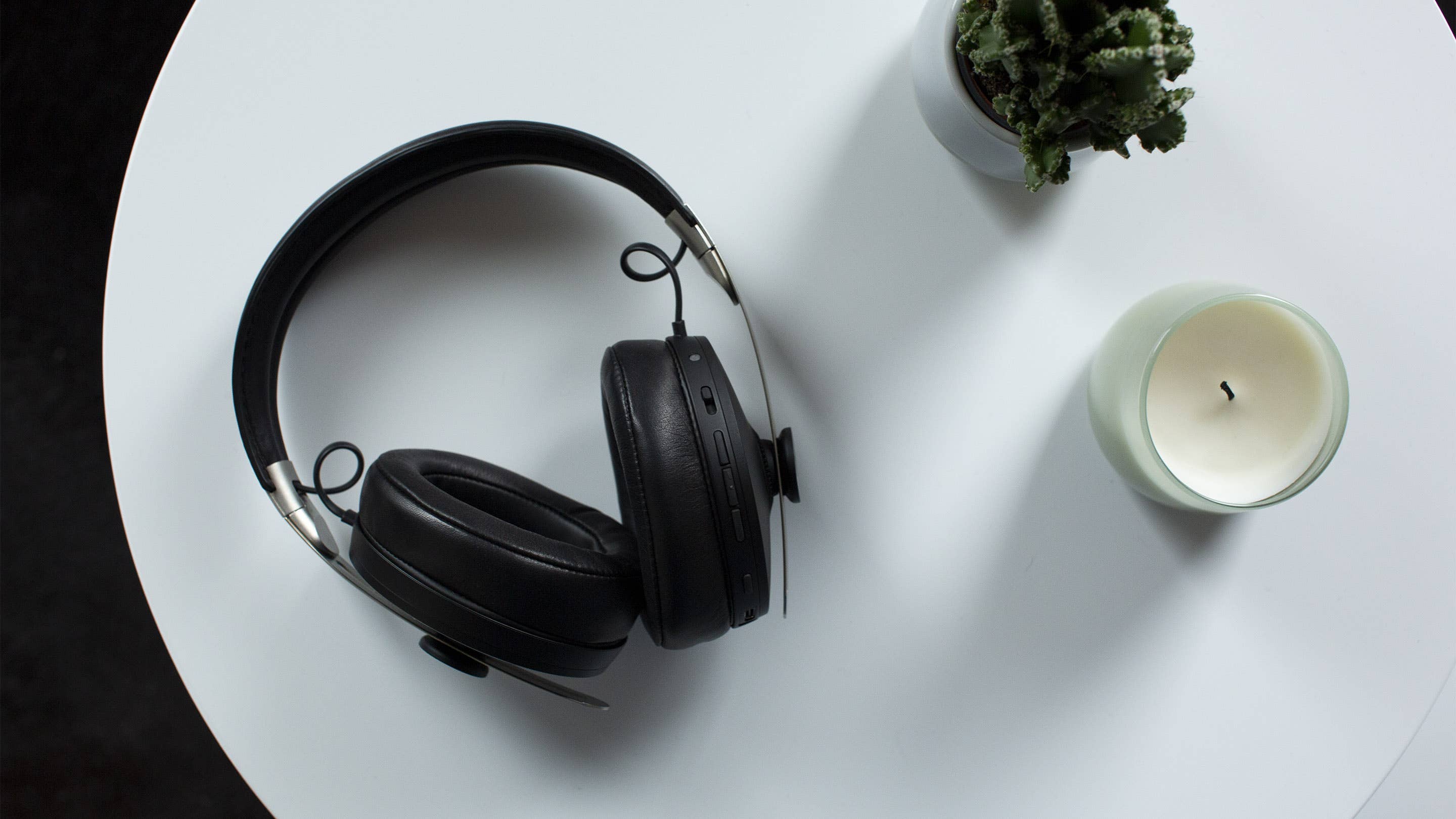 AndroidPIT Sennheiser Momentum Wireless Table