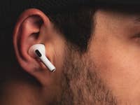 Apple Airpods Pro 2 deal on Amazon Black Friday