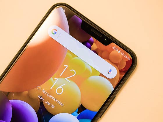 Asus ZenFone 5: premium design, moderate price