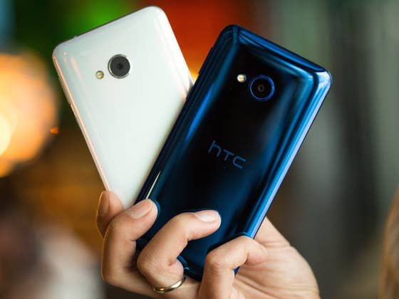 HTC U Play hands-on: the smaller smart listening phone