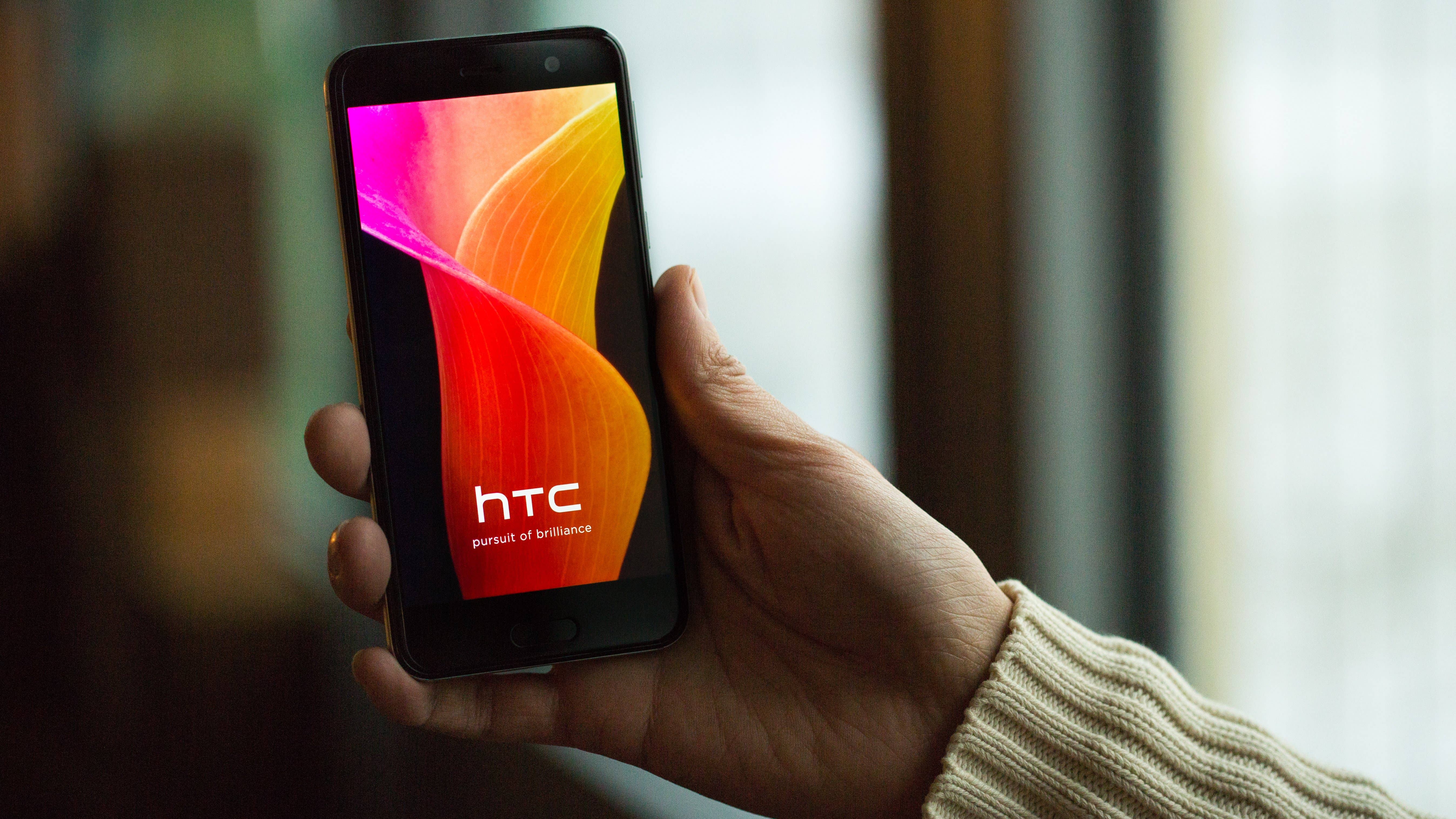 AndroidPIT htc u play 4091