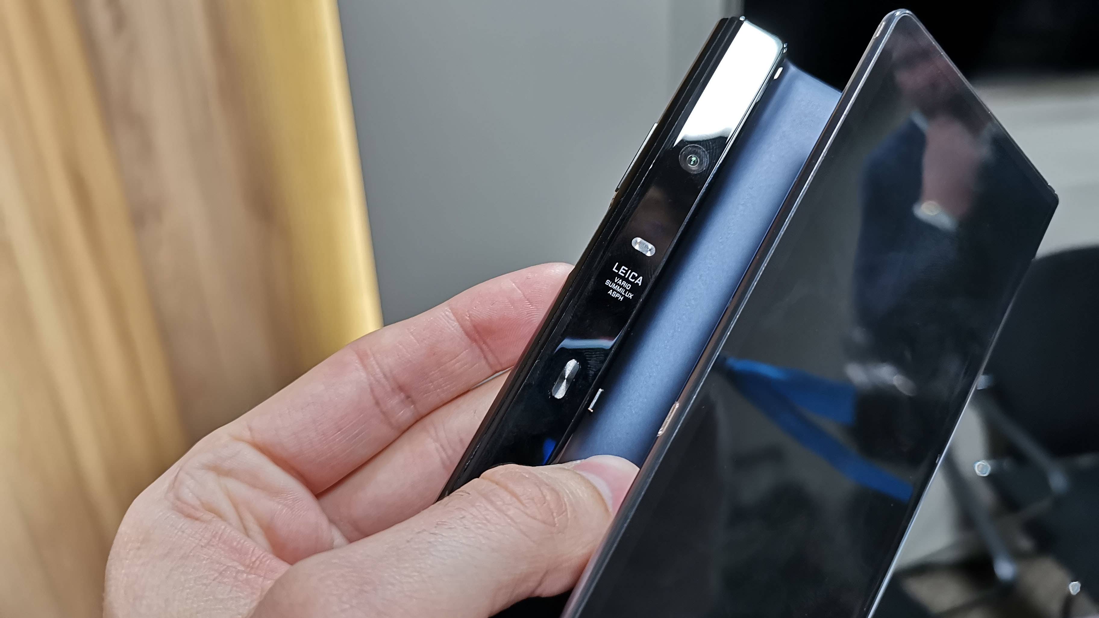 AndroidPIT huawei mate x inside2