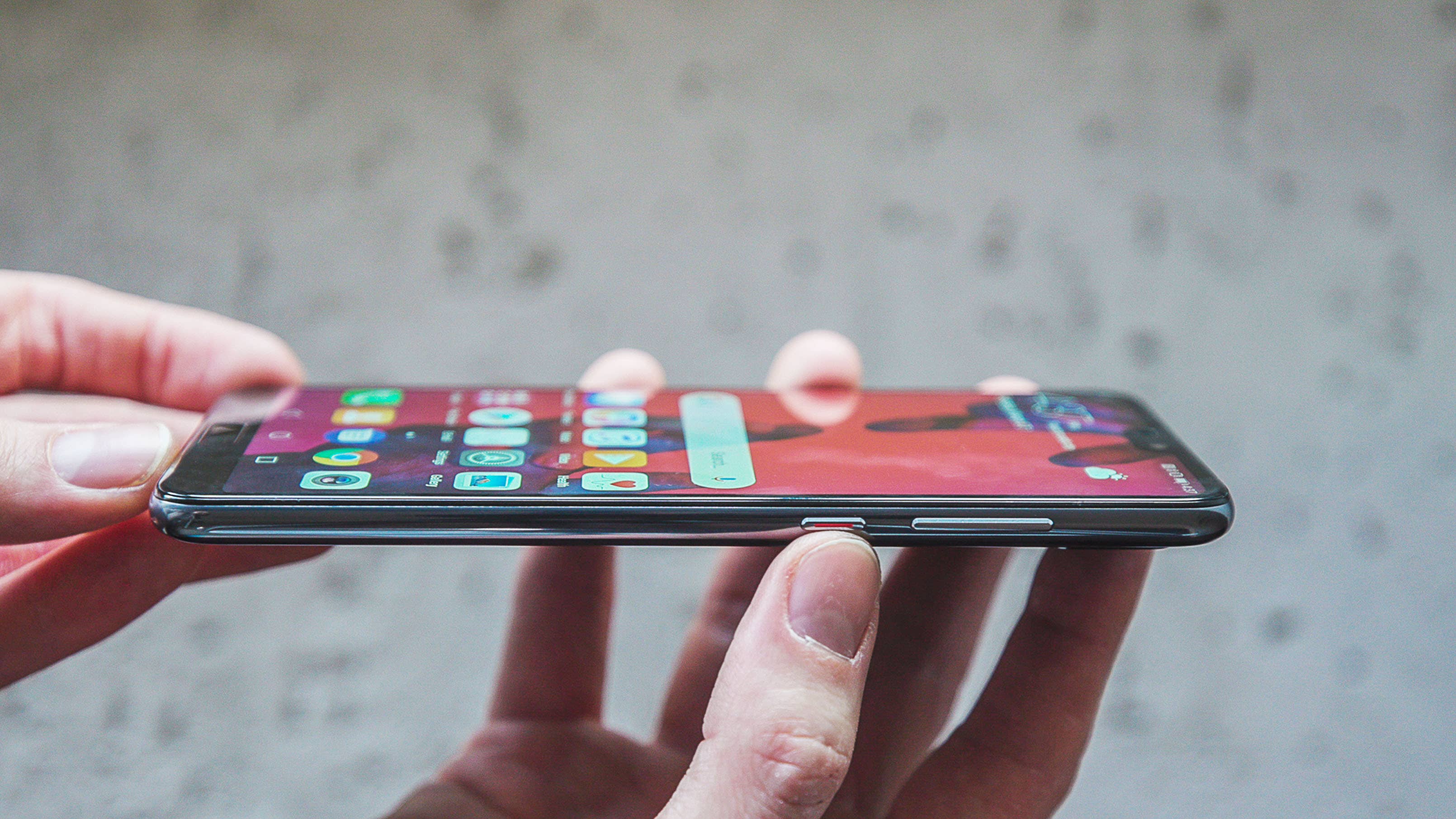 AndroidPIT huawei p20 pro flat side buttons 2cbu