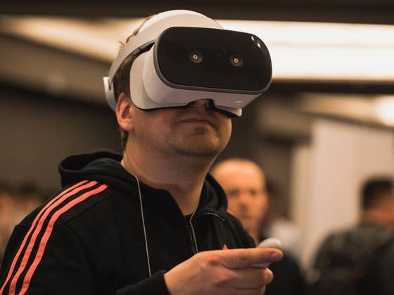 Lenovo Mirage Solo (VR) hands-on: Standalone VR taking flight