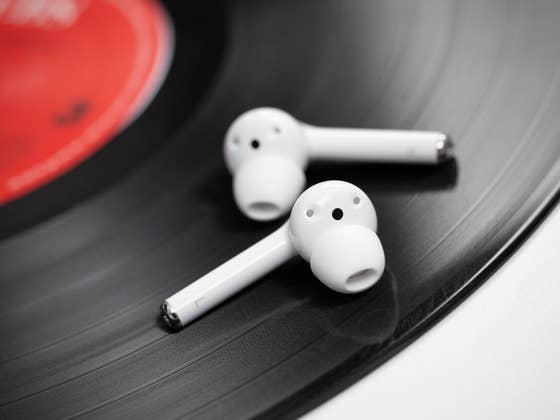 Honor Magic Earbuds review: punchy but not peaceful