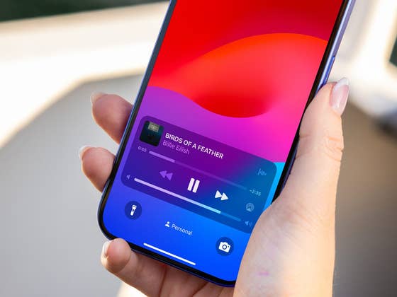 How to Keep Volume Control Always Visible on Your iPhone’s Lock Screen