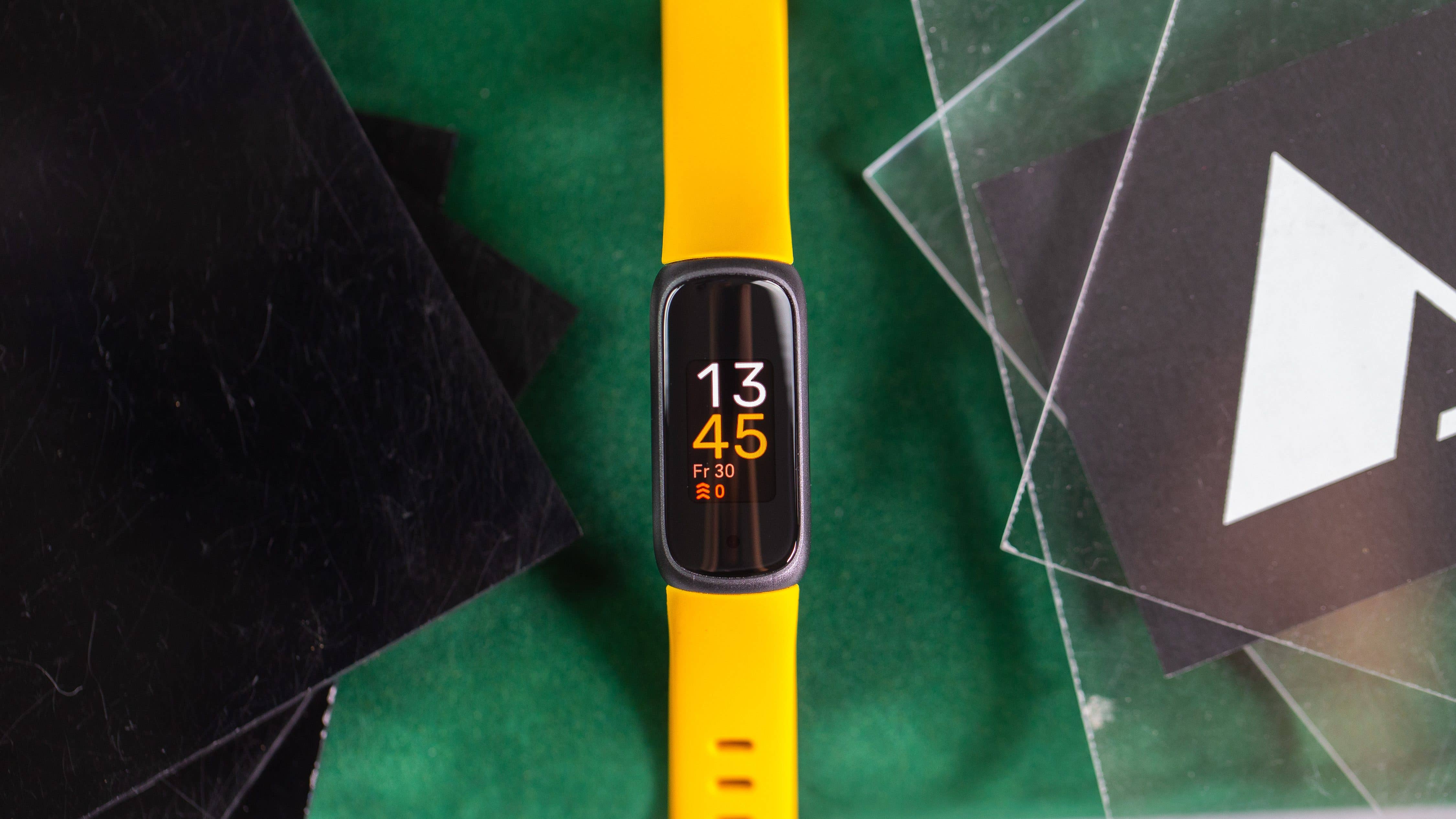 Die Fitbit Inspire 3 auf einem Produktbild.