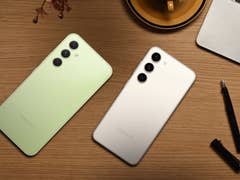 Galaxy S23 and A54 side-by-side