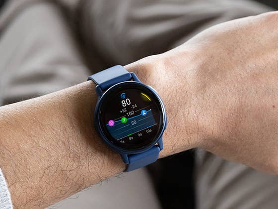 Garmin’s Vivoactive 5 Smartwatch Offers Long Battery Life—Now 27% Off