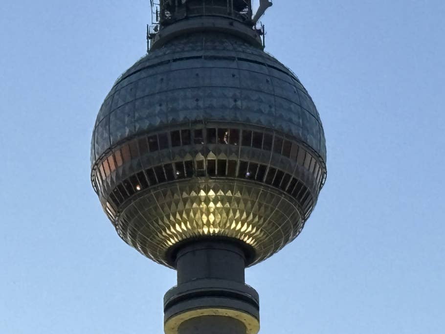 Main camera (10x digital zoom)