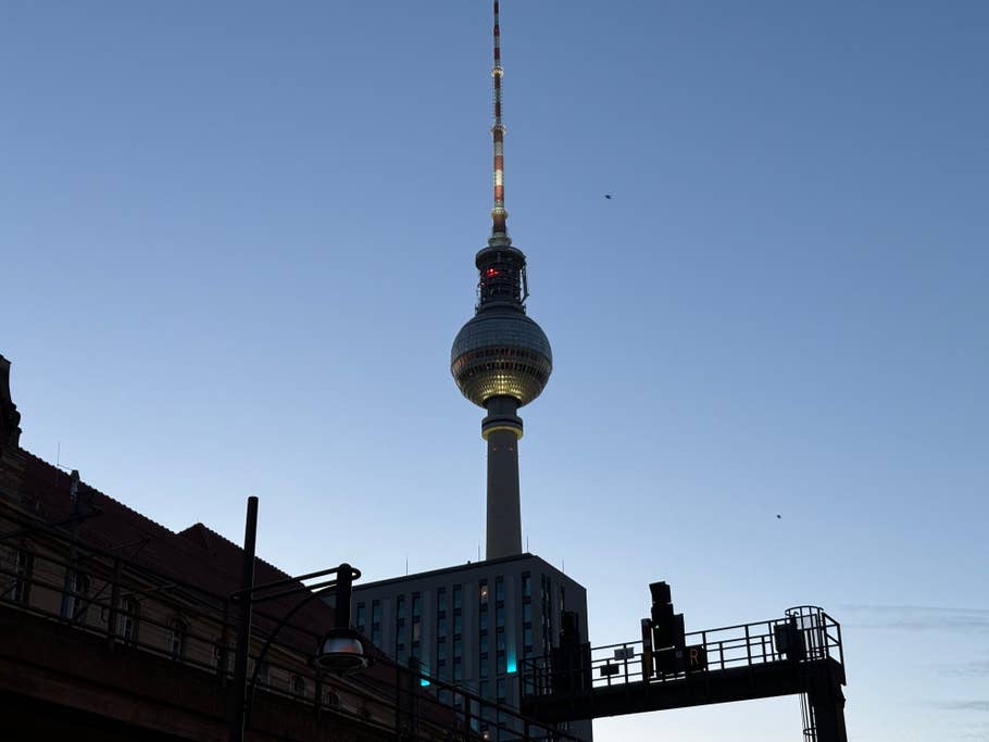 Main camera (2x sensor zoom)