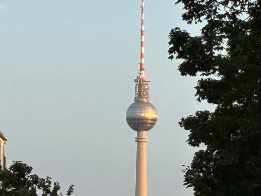 Main camera (10x digital zoom)