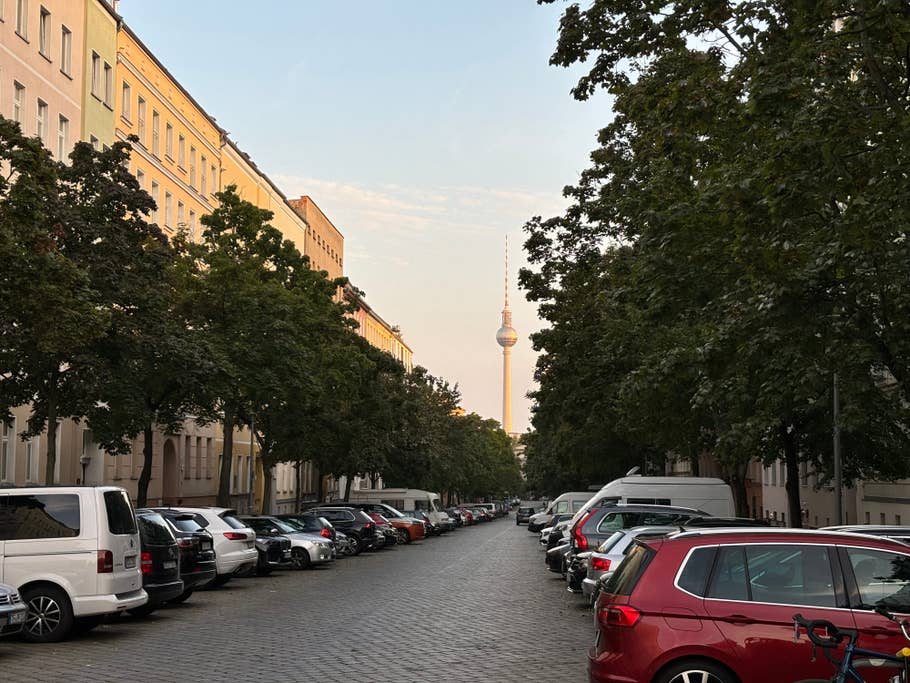 Main camera (2x sensor zoom)