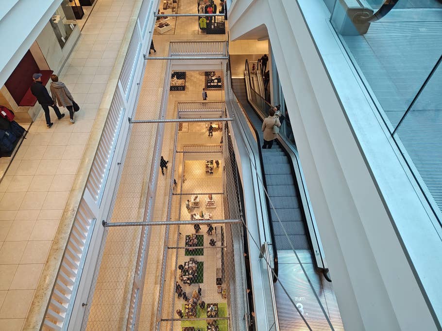 Motorola Edge+ (2023) review picture