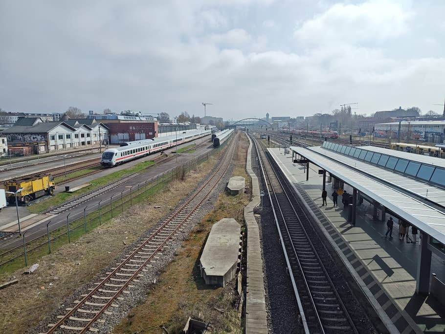 Motorola Edge+ (2023) review picture