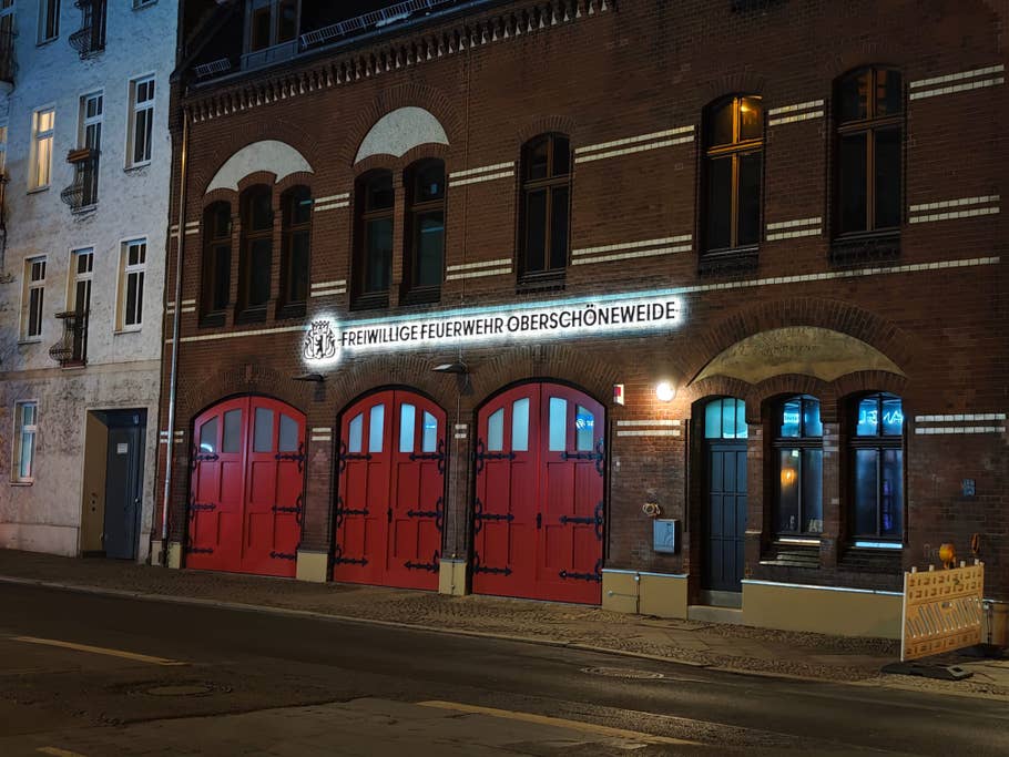 Xiaomi 15: Main camera (2x digital zoom)