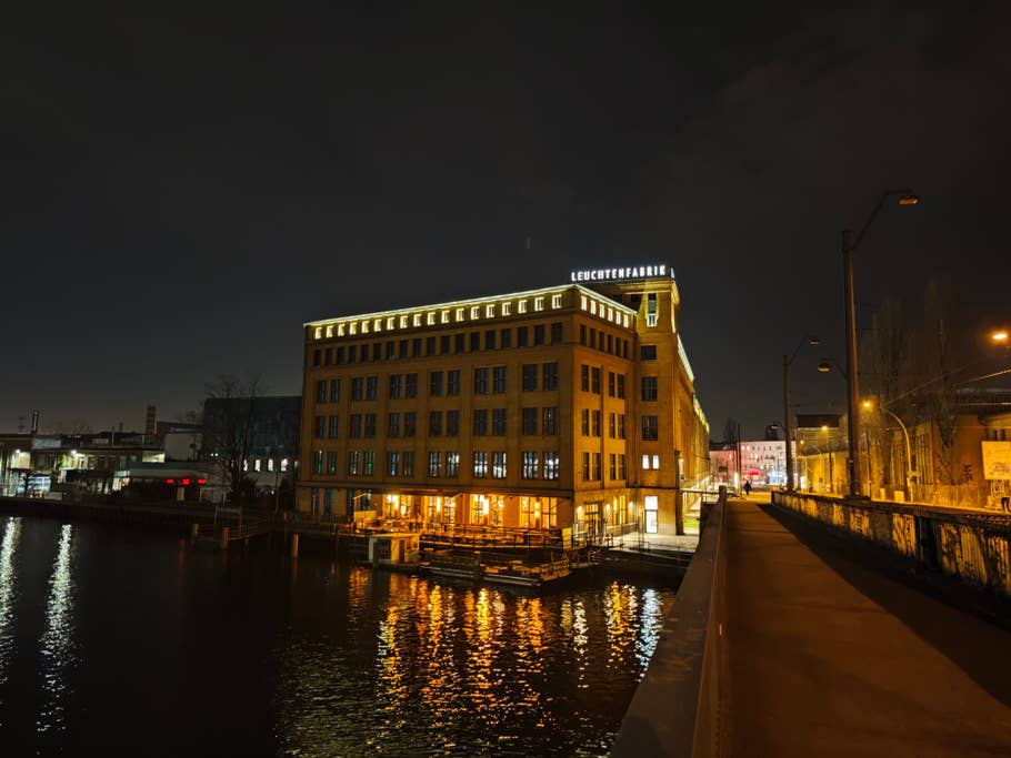 Xiaomi 15: Main camera - Night mode on