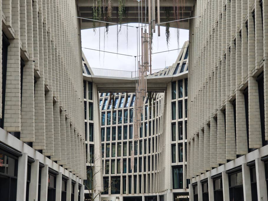 Xiaomi 15: Telephoto camera (5x digital zoom)