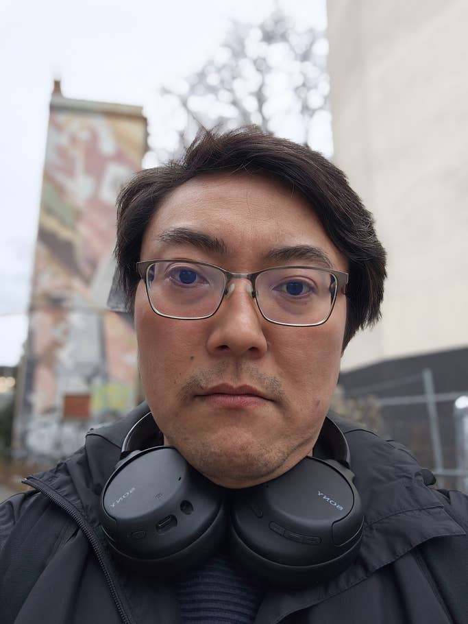 Xiaomi 15: Selfie - Portrait mode on