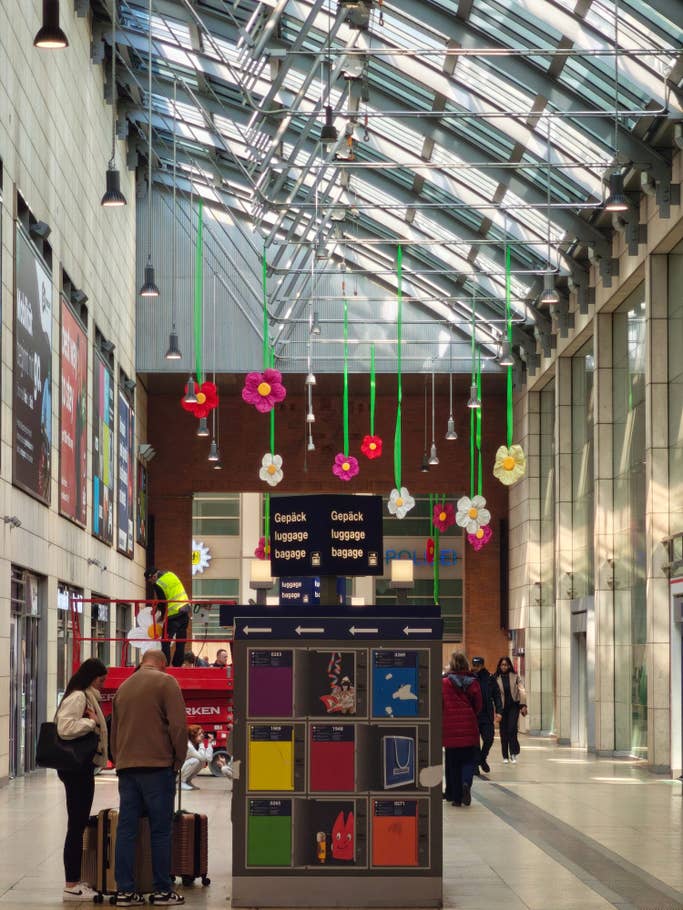 Poco F7 Ultra: Telephoto camera (5x digital zoom)