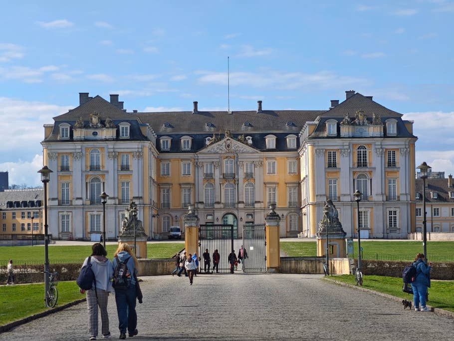 Poco F7 Ultra: Telephoto camera (5x digital zoom)