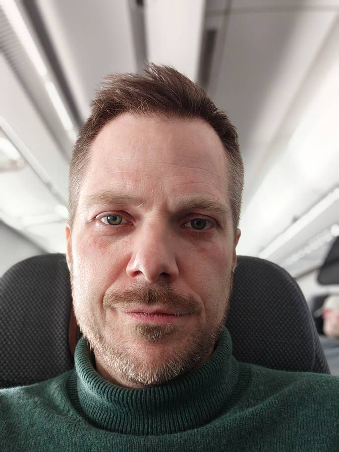 Poco F7 Ultra: Selfie camera (Portrait Mode on)