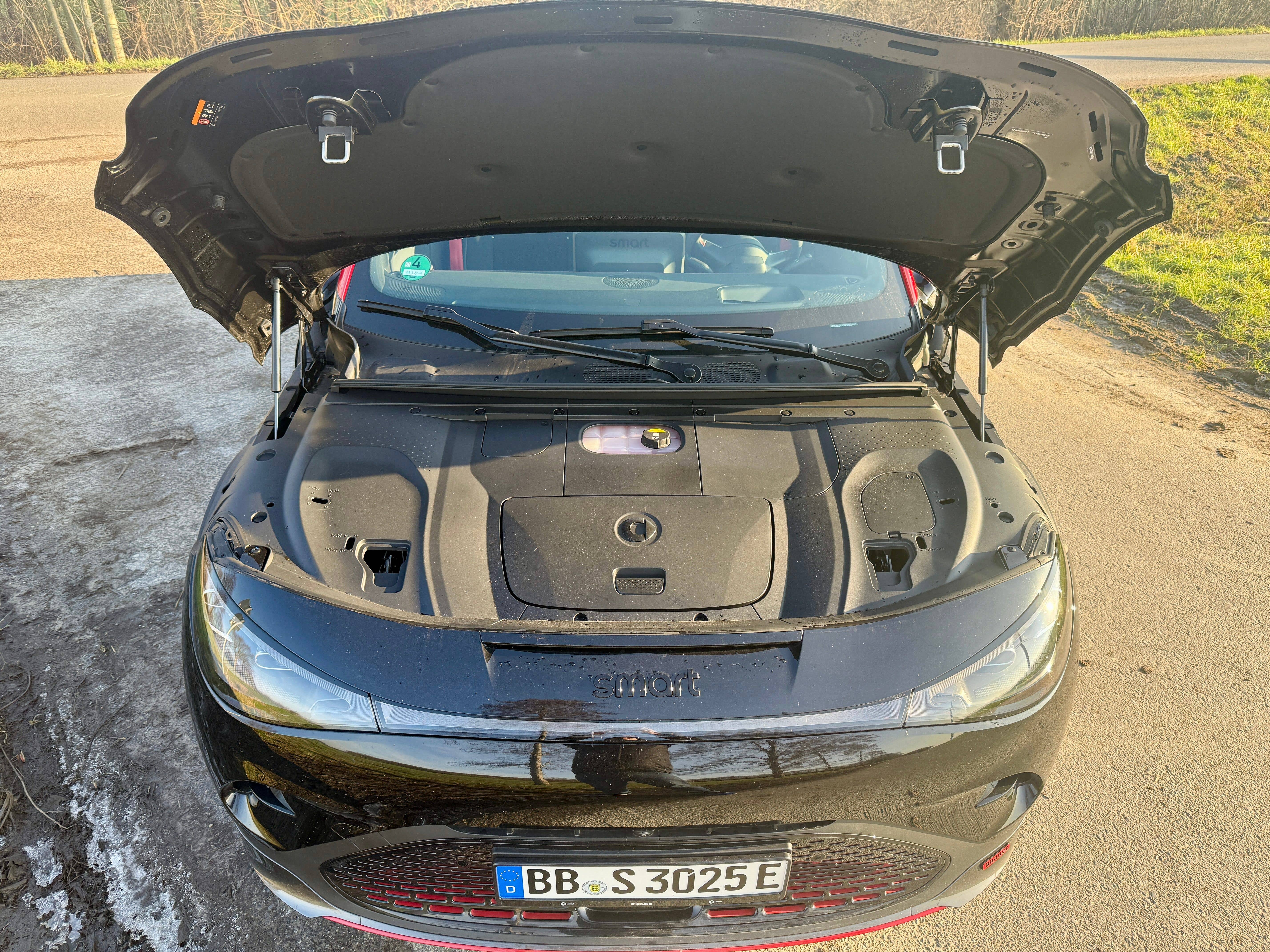 The Smart #3 Brabus and its frunk.