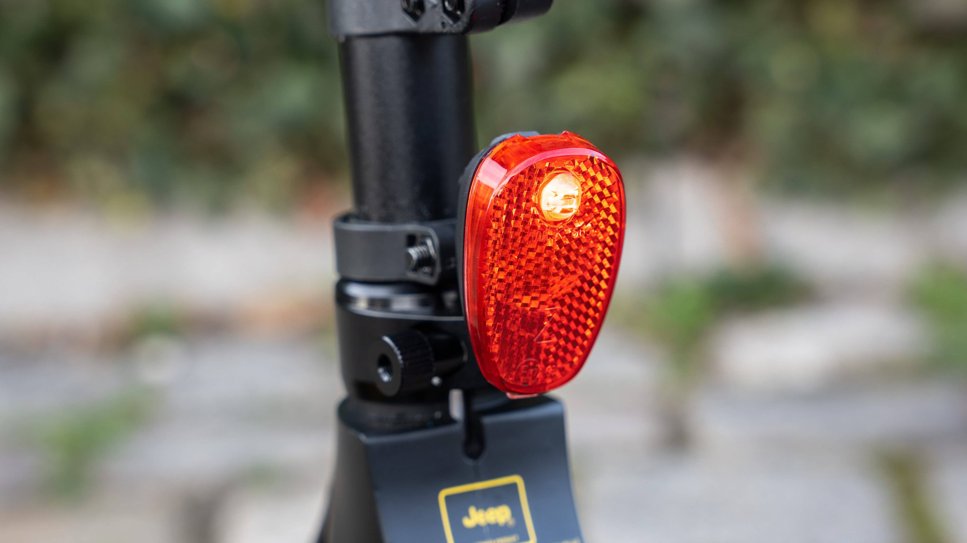 The taillight is battery-powered. Jeep FR 6020 taillight